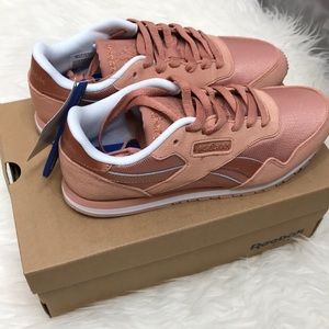 BRAND NEW - REEBOK CLASSICS